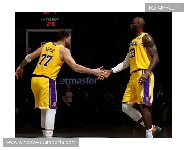 湖人逆转勇士赢得关键胜利詹姆斯发挥核心作用引热议